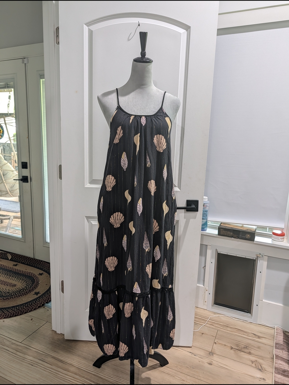 Black Sleeveless Midi Dress with Metallic Shell Print - Picture 2 of 7